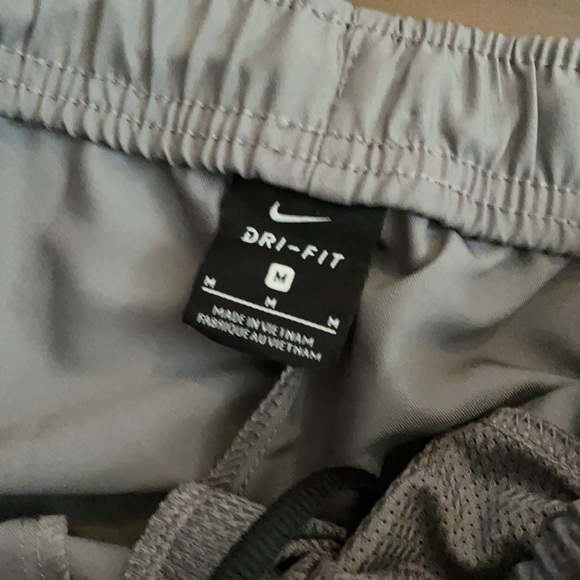 Nike Dri fit sweatpants mediums - Picture 2 of 2